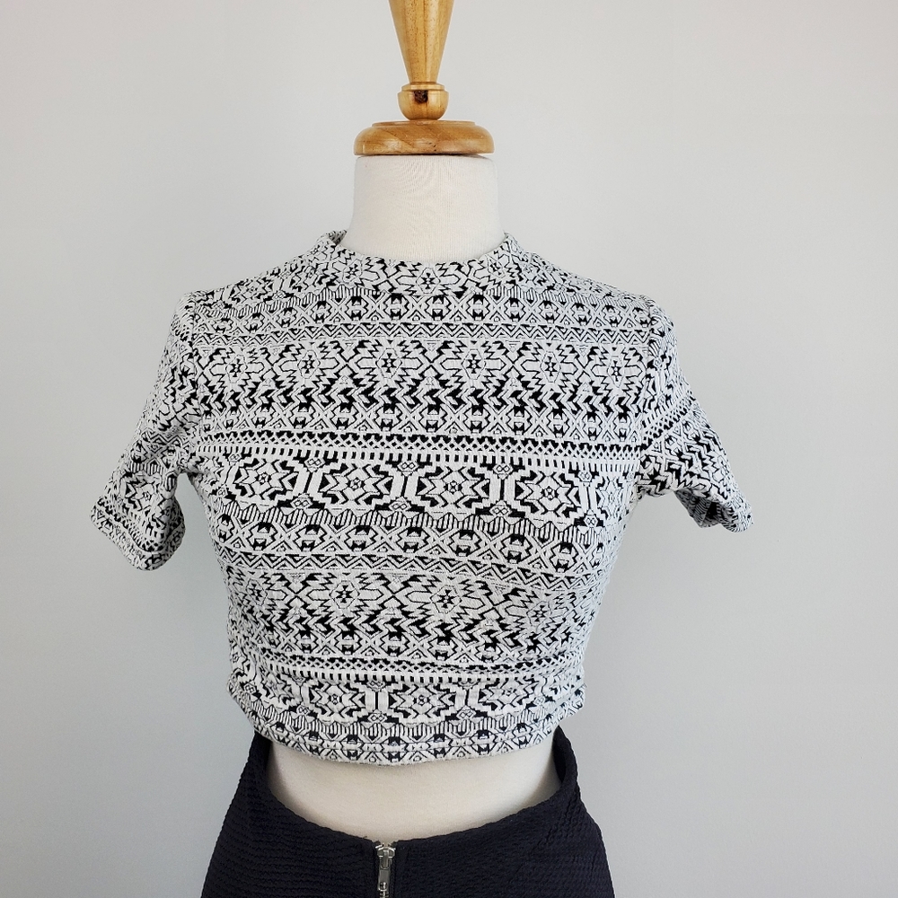 Aztec Crop Top - Picture 2 of 5